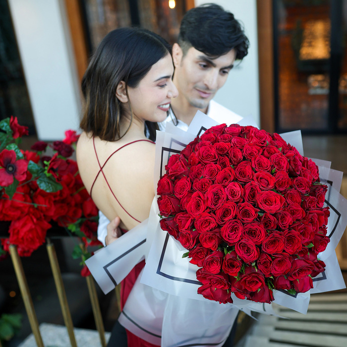 Grand Gesture Flowers for Valentine's Day