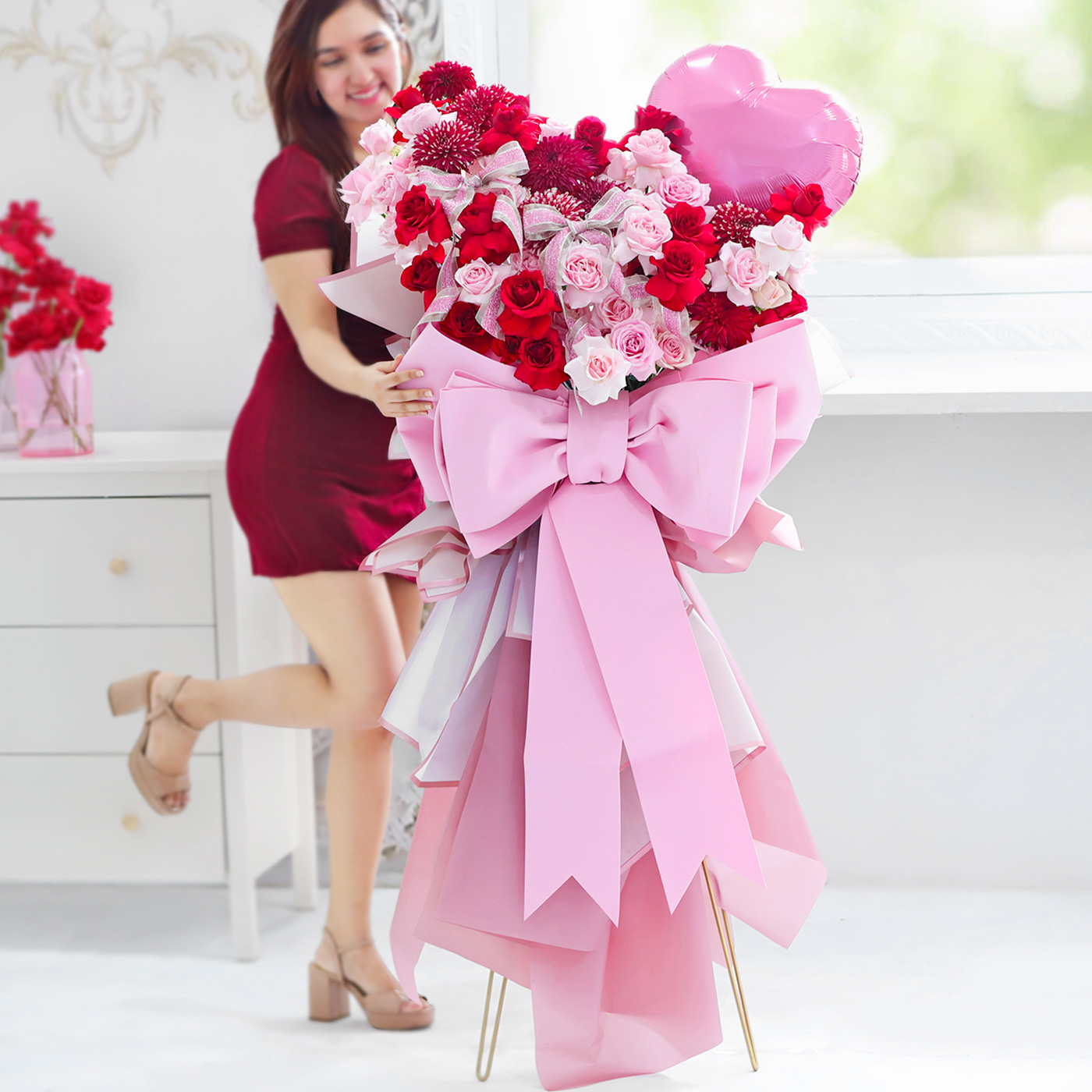 Valentine's Day Red & Pink Flower Arrangement